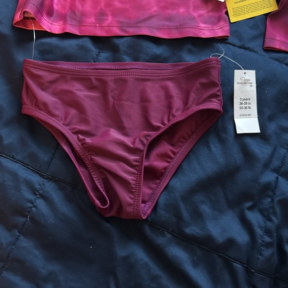 Baby GAP swimsuit 3 NWT - Picture 4 of 5